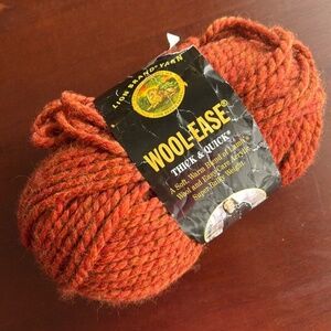 1 skeins of super bulky yarn - Spice